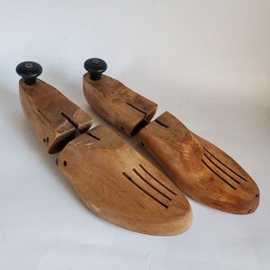 Vintage Solid Wood Shoe Tree Pair Large Wooden Stretchers Set Sz 11C Shoe Keeper